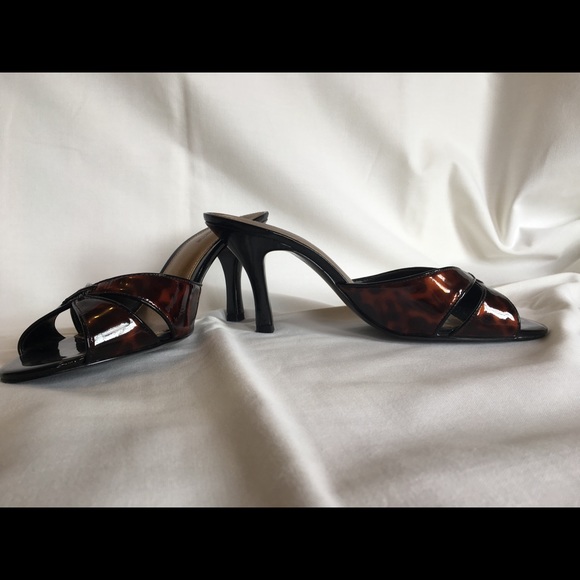 Liz Claiborne Shoes - size 8.5 - classic print - Picture 4 of 4